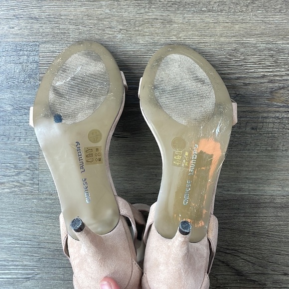 Chinese Laundry Women’s Tan Suede Zig Zag Ankle Strap Open Toe Heel, size 6.5 - Picture 8 of 9